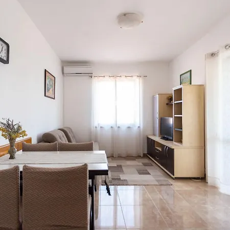 Nyaraló House Milka Sali
