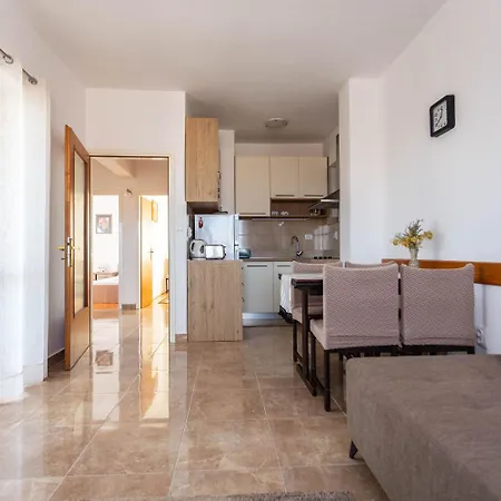 בית נופש House Milka *